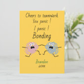 Funny panic bonding coworker custom feestdagenkaart (Staand voorkant)