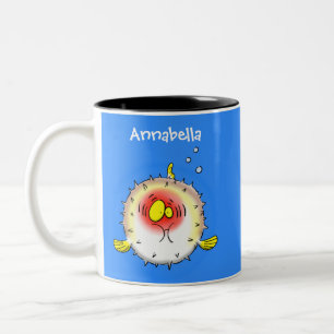 Funny puffer fish porcupine fish cartoon tweekleurige koffiemok