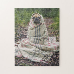 Funny Pug Wrapped in Blanket Legpuzzel