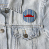 Funny Red Mustache en Blue White Stripes Ronde Button 5,7 Cm (In situ)
