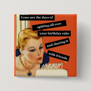 Funny Retro Birthday Kaart blaast kaarsen uit Vierkante Button 5,1 Cm