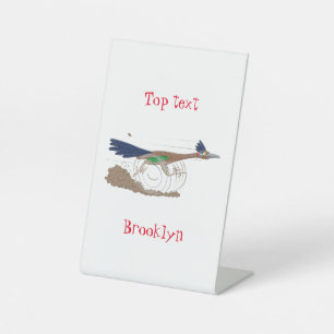 Funny roadrunner bird cartoon illustration reclamebord met voetstuk