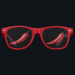 Funny rouge piment chaud fête teintes lunettes de<br><div class="desc">Amusante fête au piment rouge chaud teint les lunettes de soleil. Accessoire de costume de fête d'Halloween amusant. Conception de nourriture épicée avec cadre de couleur personnalisé. fournitures cool pour gags fous, anniversaire, fête de bachelorette, cabine photo mariage, etc. Faites le vôtre pour les hommes, les femmes et les enfants....</div>