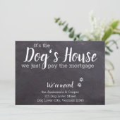 Funny Rustic Chalkboard We hebben Dog Moving Aankondiging (Staand voorkant)