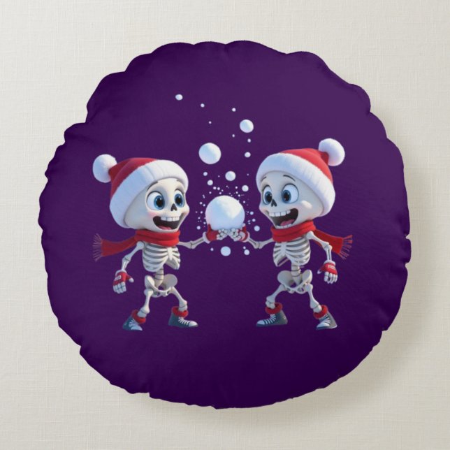 Funny Santa Skeletons Having a Snowball Fight  Rond Kussen (Voorkant)