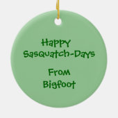 Funny Sasquatch Cartoon kerstboomversiering Keramisch Ornament (Achterkant)