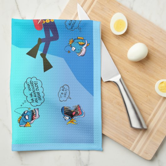 FUNNY SCUBA DIVER FISH ENCOUNTER. THEEDOEK (Quarter Fold)