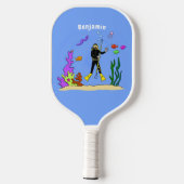 Funny scuba-duiker en cartoon van zee pickleball paddle (Achterkant)