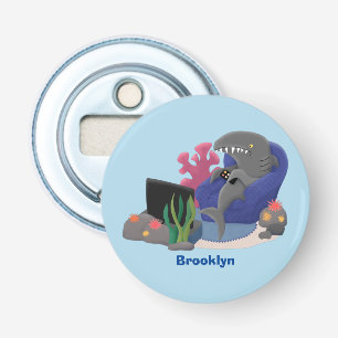 Funny shark die tv-cartoon bekijkt button flesopener