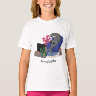 Funny shark die tv-cartoon bekijkt t-shirt