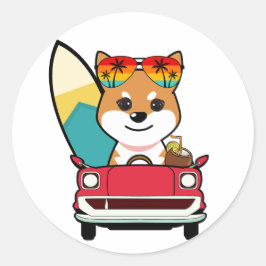 Funny Sinaasappel Dog rijdt naar het strand Ronde Sticker