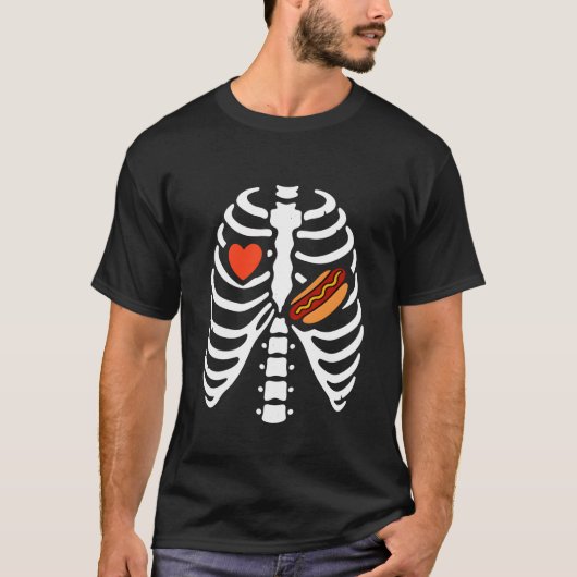 Funny Skeleton Rib Cage with Heart and Hot Dog T-shirt (Voorkant)