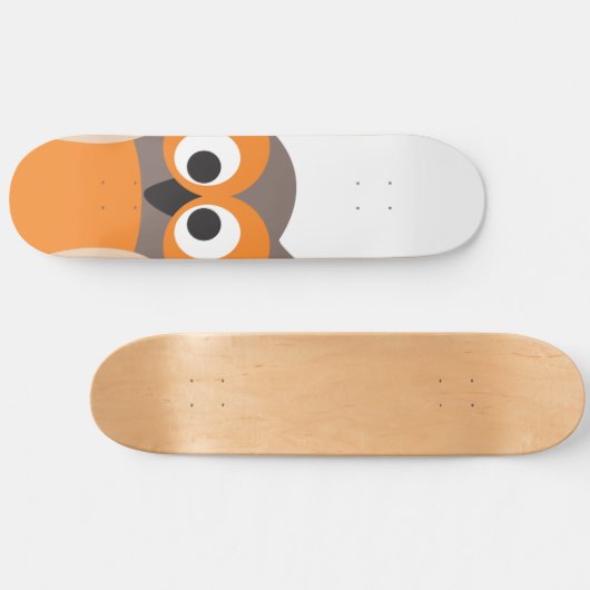 Funny staring cartoon owl skateboard (Horizontaal)