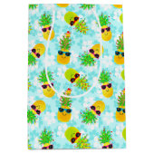 Funny Tropical Kerstanananas Medium Cadeauzakje (Voorkant)