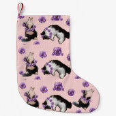 Funny Tuxedo Cat Pink Polka Dot kerststop Kleine Kerstsok (Voorkant)