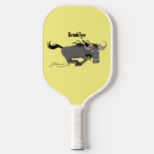 Funny wildebeest die de illustratie van de cartoon pickleball paddle