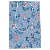 Funny Woodland Friends  Blue Winter Forest Pattern Medium Cadeauzakje (Voorkant)