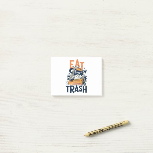 Furry Raccu met Eat Trash Text Post-it® Notes (Op bureau)