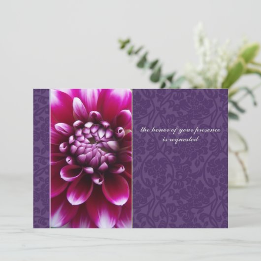 Fuschia Dahlia Faire-part de mariage violette (Debout devant)