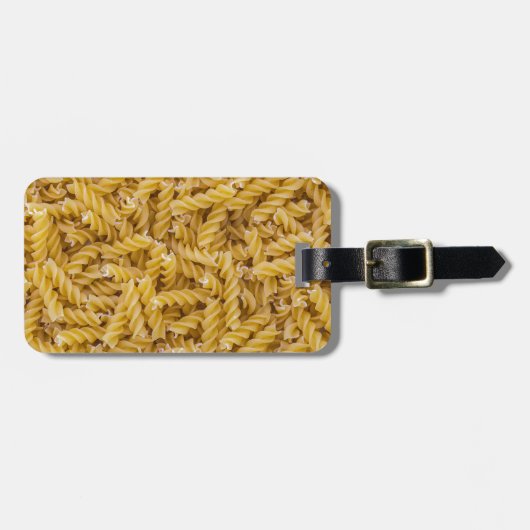 Fusilli pasta macro als achtergrondstructuur bagagelabel (Voorkant horizontaal)