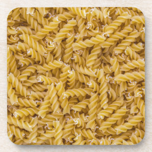 Fusilli pasta macro als achtergrondstructuur drankjes onderzetter