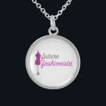 Futur Fashionista Mode Mannequin Collier<br><div class="desc">Le collier présente une illustration originale du mannequin (ou de la robe) d'un couturier rose avec FUTURE FASHIONISTA dans une police amusante.</div>