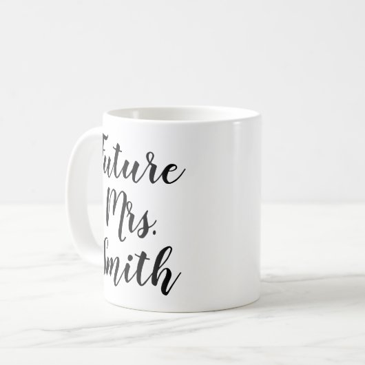 Futur Mme (Nom)| Mug de café Fiançailles branché (Devant gauche)