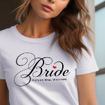 Future Mme Bride Black Mariage de script personnal<br><div class="desc">Une chemise nuptiale mignonne et classe peut être customisée avec votre nom "Future Mrs.".</div>