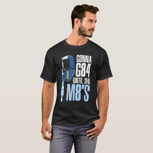 G84 tot ze M8s Mechanische CNC Machinist Hum T-shirt (Voorkant volledig)