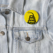 Gadsden Flag Ronde Button 5,7 Cm (In situ)