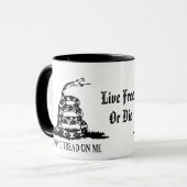 Gadsden - Leer niet op mij, leef gratis of sterf Mok (Voorkant links)