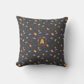 Galaxy pattern yellow gray name Throw Pillow Kussen (Voorkant)