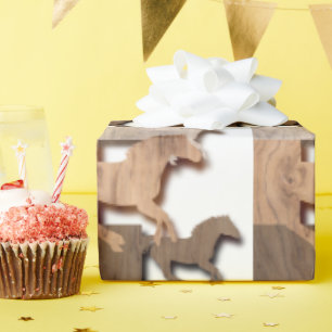 Galopperende paarden houten silhouetten cadeaupapier