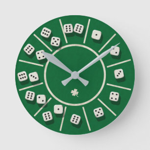 Gambling table dice ronde klok