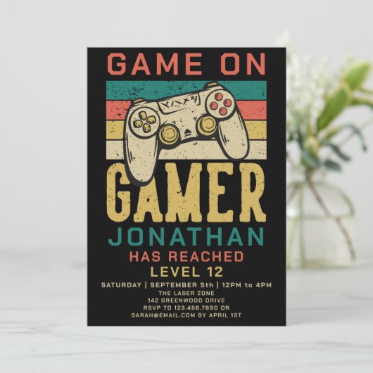 Game On Level Up Videospel Verjaardagsfeest Uitnod Kaart (Staand voorkant)