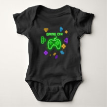 Game op neongroene, blauwe en gele gamer-baby