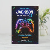 Game op video game controller uitnodiging niveau o (Staand voorkant)