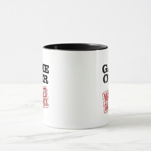 Game Over grappige koffie mok met trouwdatumstempe (Midden)