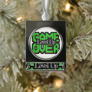 Game Over, Level Up: Gepixelde Retro Gamewereld Verzilverd Banner Ornament