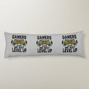 Gamer Birthday Gift - Gamer wordt niet alleen oude Lichaamskussen