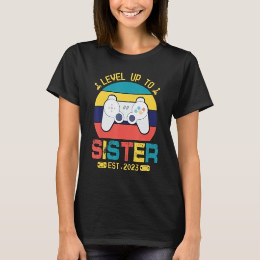 Gamerniveau tot zuster EST 2023 Happy Brother Co. T-shirt (Voorkant)