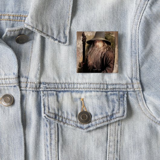 Gandalf met personeel vierkante button 5,1 cm (In situ)