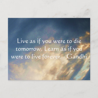 Gandhi wijsheid citaat met blauwe lucht wolken briefkaart
