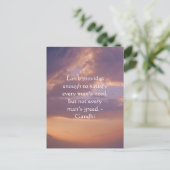 Gandhi wijsheid citaat met bruine hemel briefkaart (Staand voorkant)