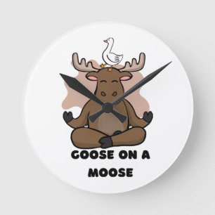 Gans op een Moose Dier Grappig Ronde Klok
