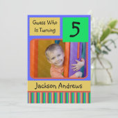 GARÇON an de 5 invitations de fête d'anniversaire (Debout devant)