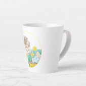 Garçon Avec Daffodils Petite Mug En Latte (Angle droit)