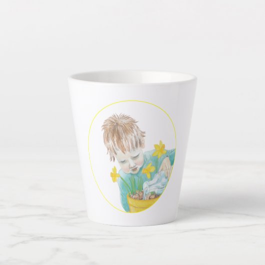 Garçon Avec Daffodils Petite Mug En Latte (Devant)