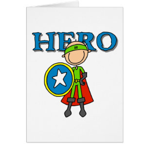 Garçon de héros avec le bouclier