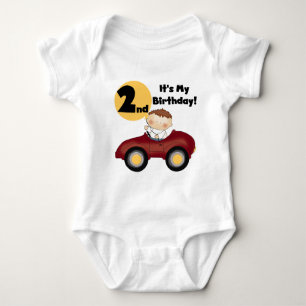 Garçon en voiture rouge 2e Anniversaire Tshirts et